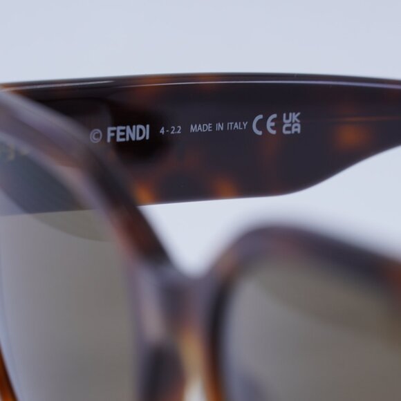 ?️ New Fendi FE40070I 53H Polarized Sunglasses - Shiny Havana Frame main image 7